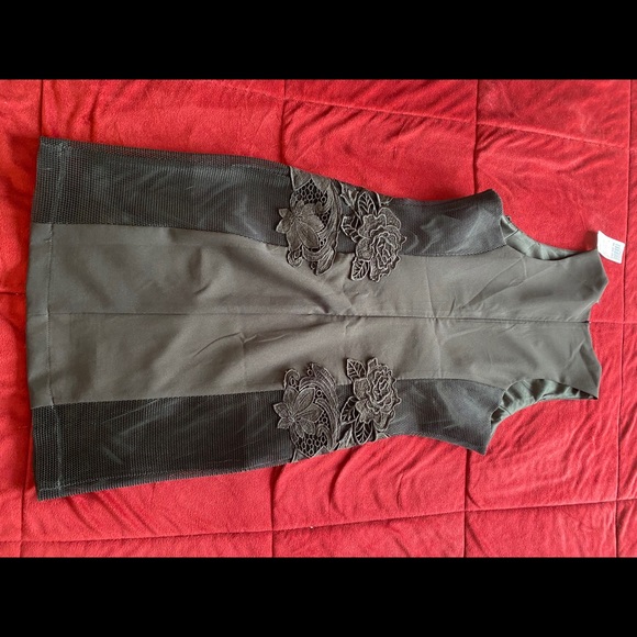 Mesh Sides dress - Picture 2 of 4